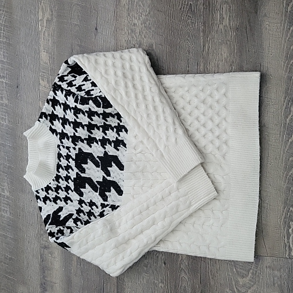 VENUS Houndstooth Sweater Size XS
